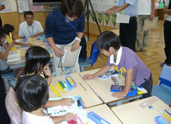 グループでの話し合い場面 