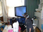 指示棒で注目させる